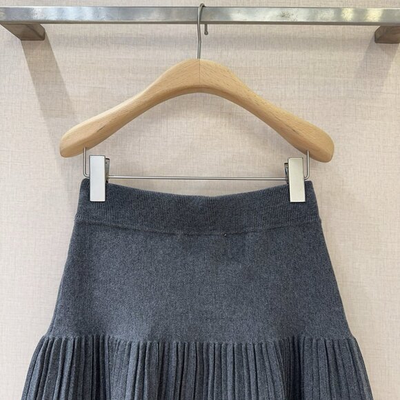 Miu Miu 2025 Knitted Pleated Skirt - Picture 6 of 7